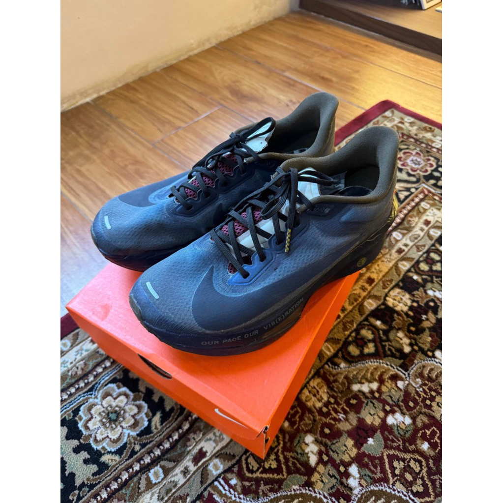 Nike zoomfly us9 like new