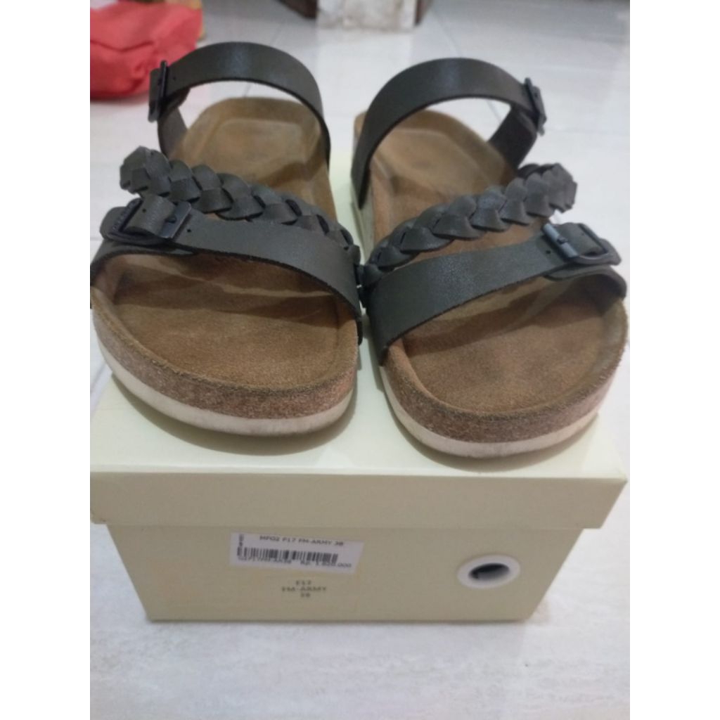 Preloved sandal Myfeet