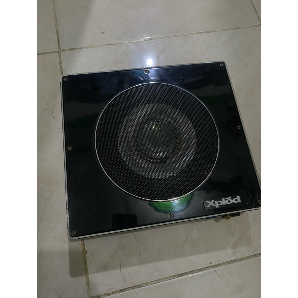 Subwoofer kolong sony xplod