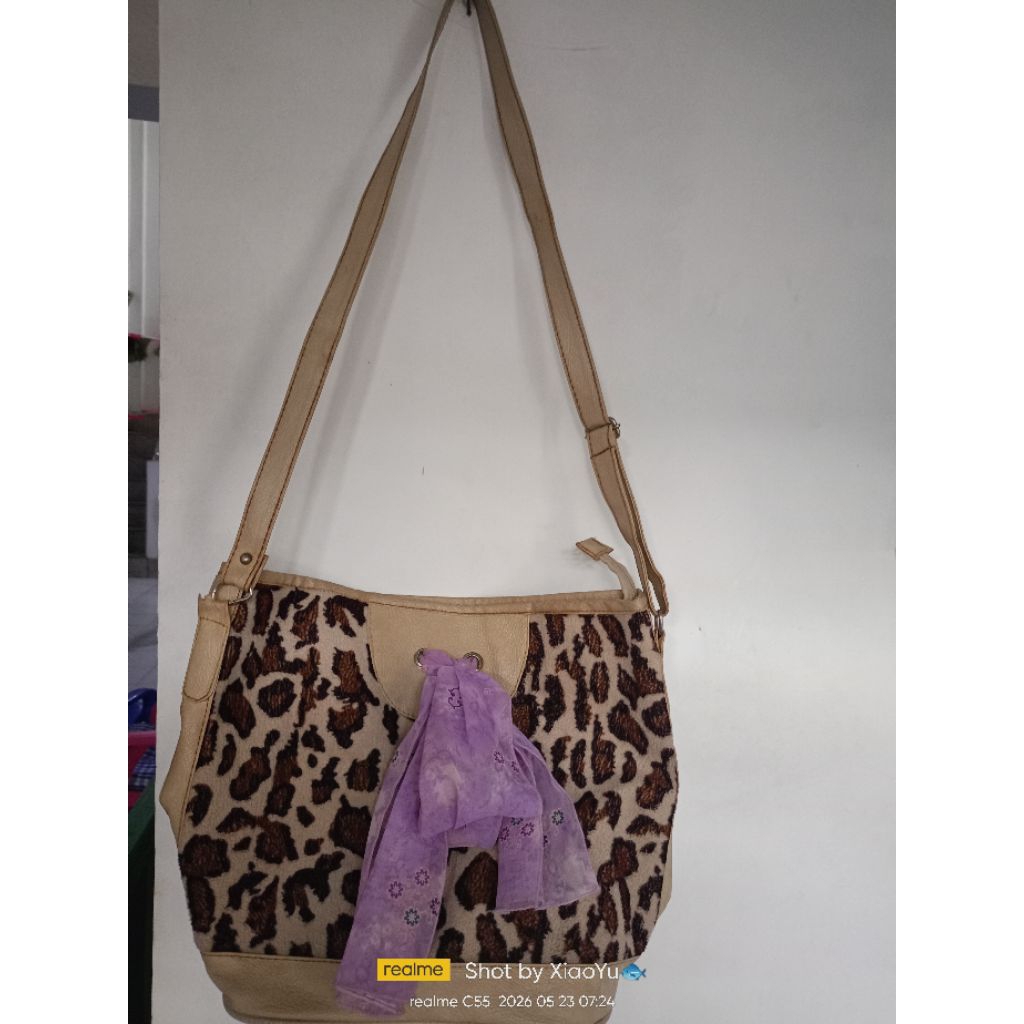 tas wanita prelov motif macan