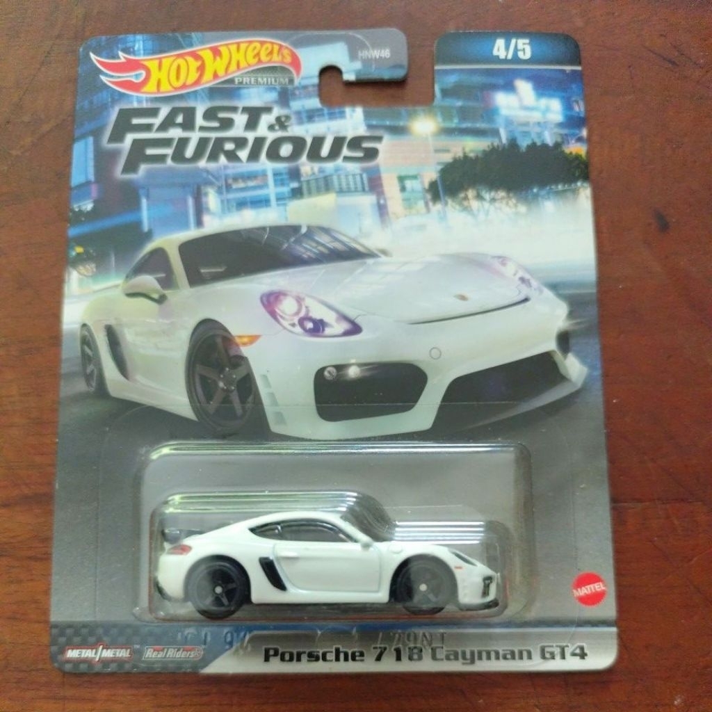 hotwheels premium porsche 718 cayman GT4