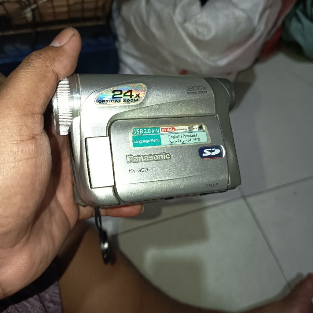 handycam panasonic NV-Gs25 ( gak tau kondisi )