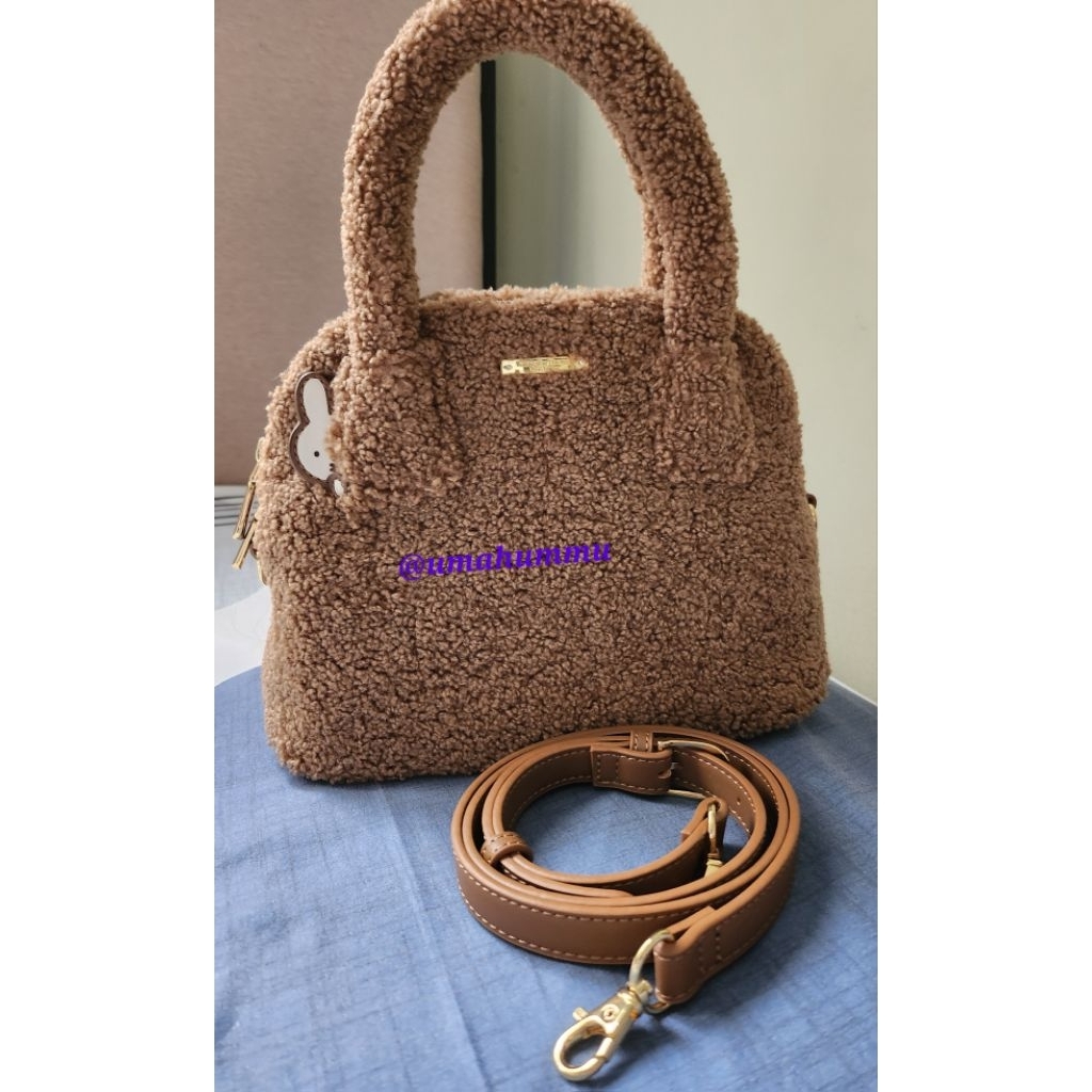 preloved samantha thavasa x mifty sling bag