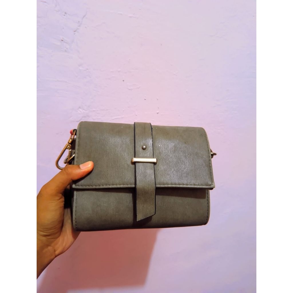 Tas selempang wanita bekas