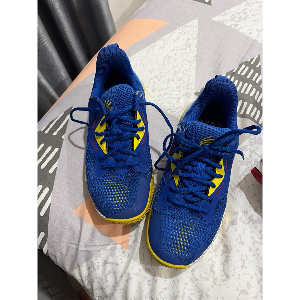 *preloved* under armour curry blue 41
