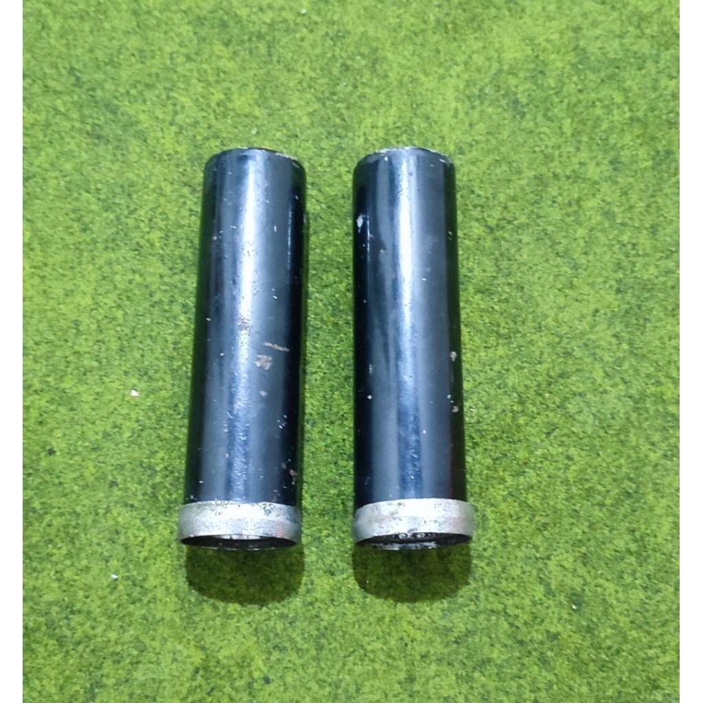 COVER SHOCK DEPAN / SLONSONG SHOCK DEPAN HONDA CB100 / S90 ORIGINAL SECOND CAT ORIGINAL