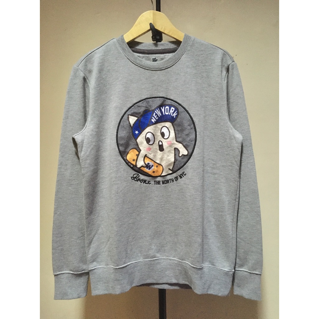 Sweater Crewneck Abu Bordir Henus Edwin