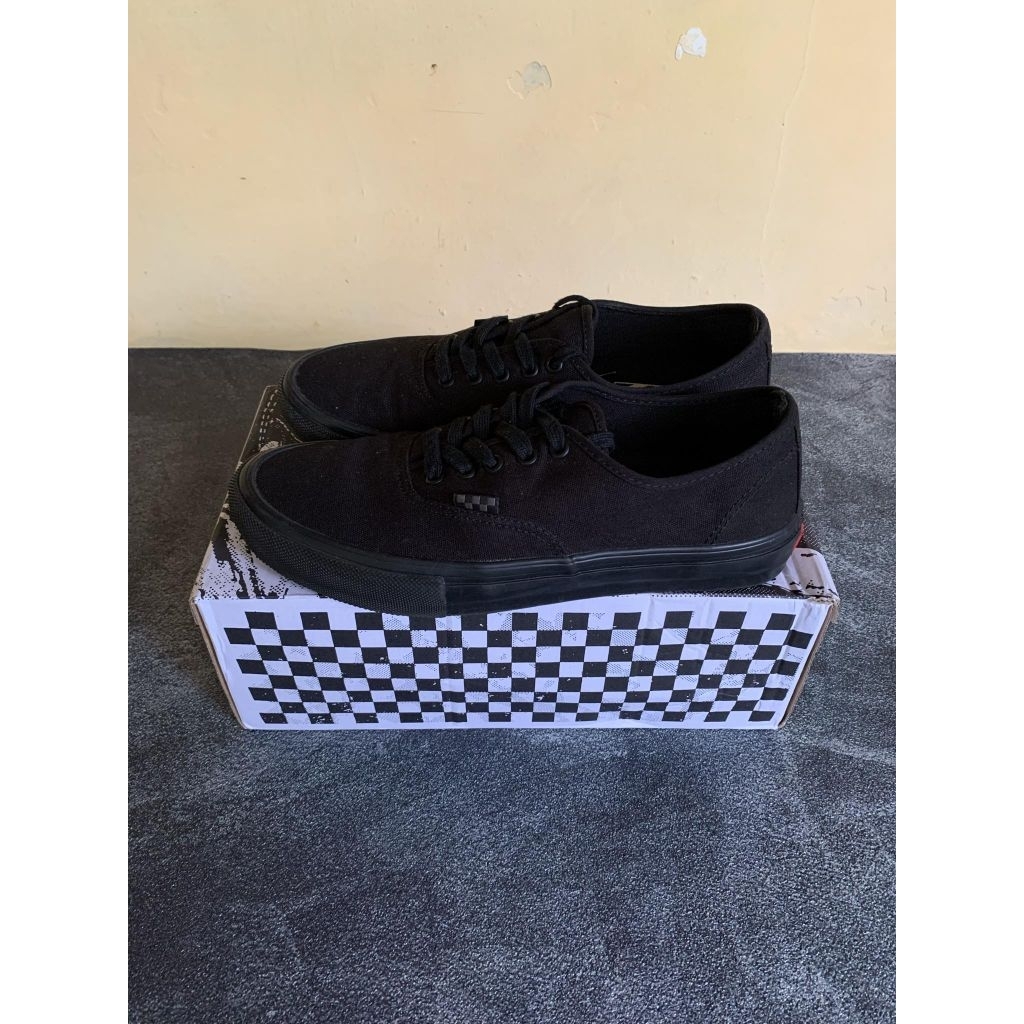 Vans authentic full black pro skate