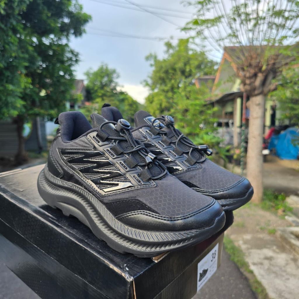Sepatu Exduma