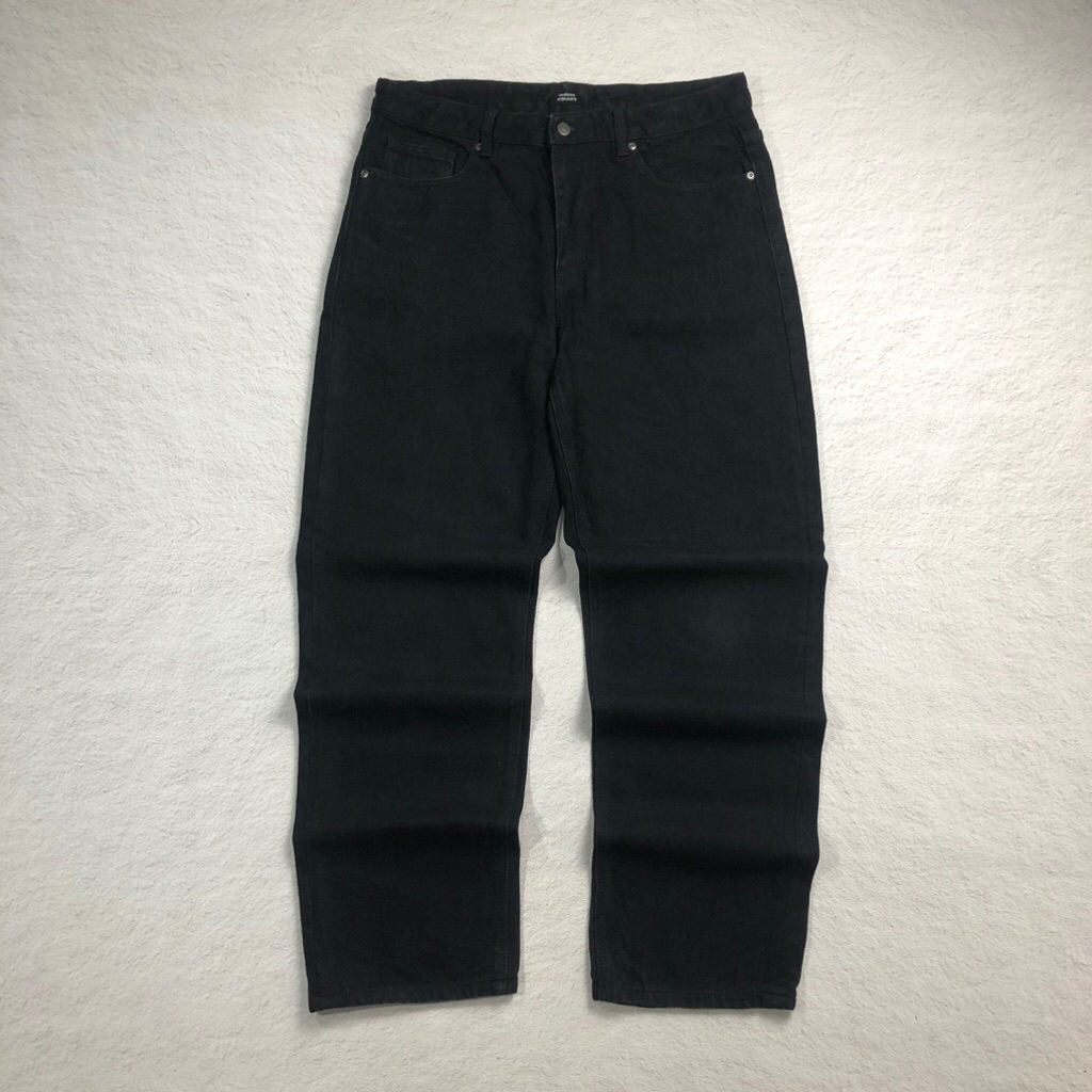 Musinsa standard jeans black reguler fit.