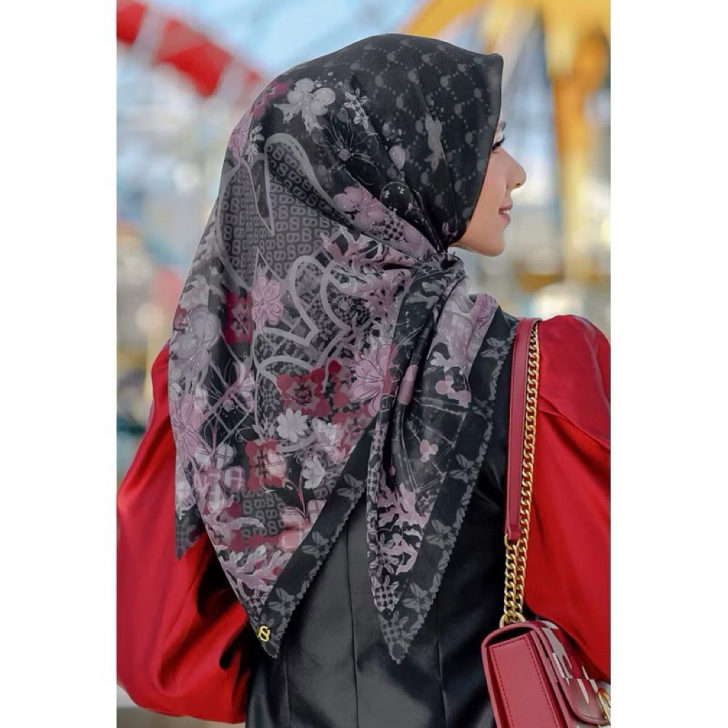 The Dream park Voil Square Black Buttonscarves