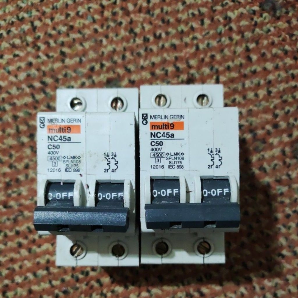 MCB 2pole (1P+N) Merlin Gerin NC45a Bekas