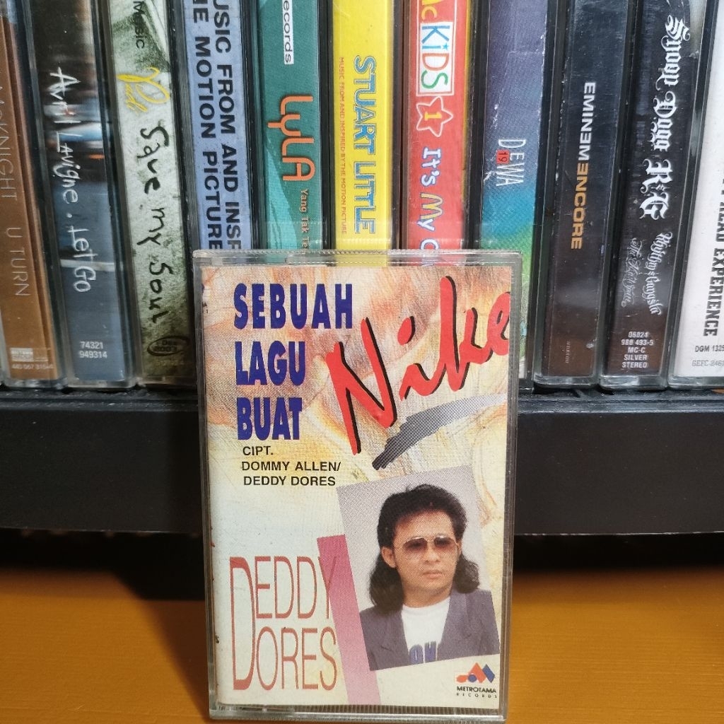 Kaset Pita Nike Ardilla Deddy Dores Sebuah Lagu Buat Nike bagus kaku mulus