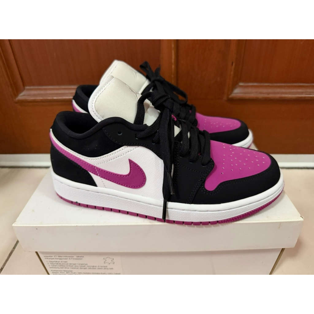 Air Jordan 1 low cactus flower