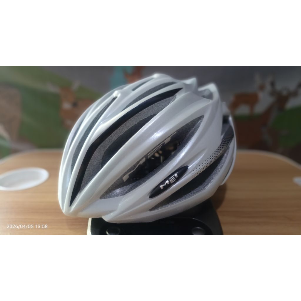 Helm sepeda MET Size M