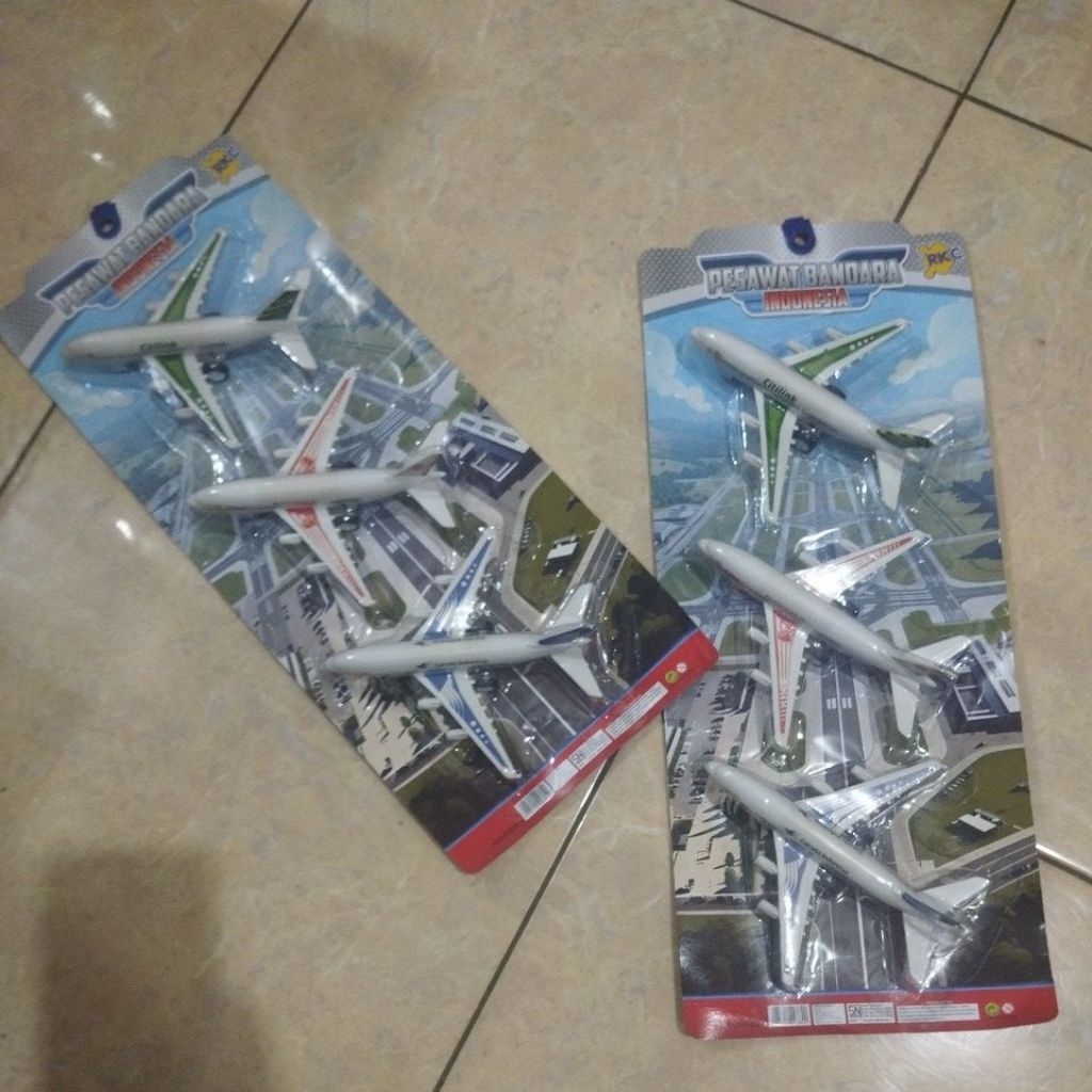 oketoys mainan pesawat airlines max airplane pesawat terbang pesawat bandara indonesia