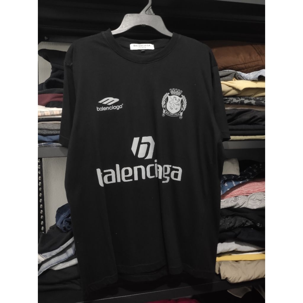 BalenciagaT shirt logo to logo second