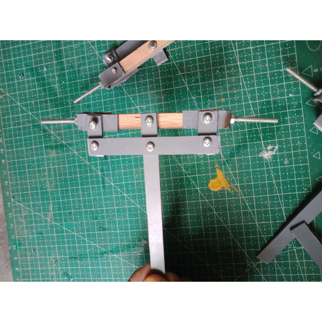TEROT/BELOKAN MINIATUR TRUK
