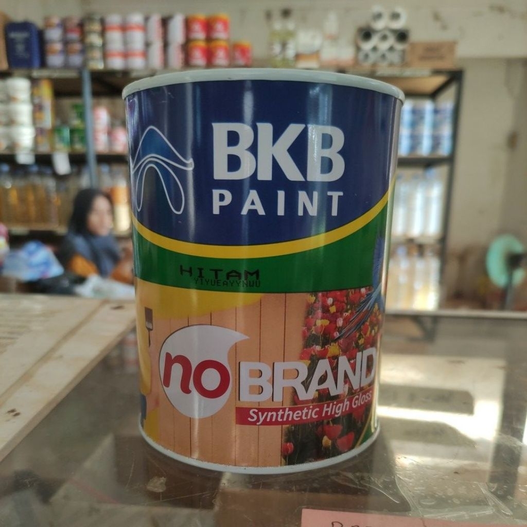 CAT KAYU DAN BESI HITAM PUTIH NO BRAND BKB PAINT 1 KG 0,8 LITER