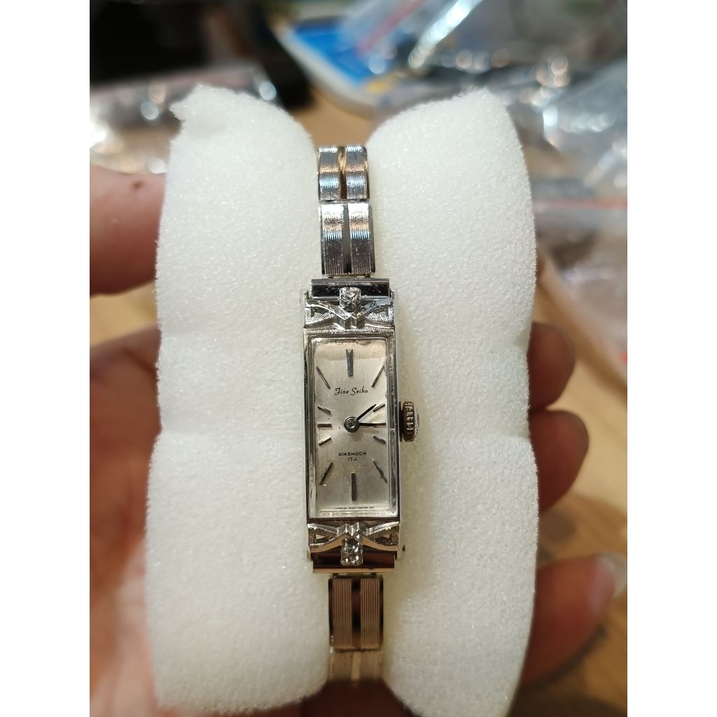 seiko vintage manual winding second
