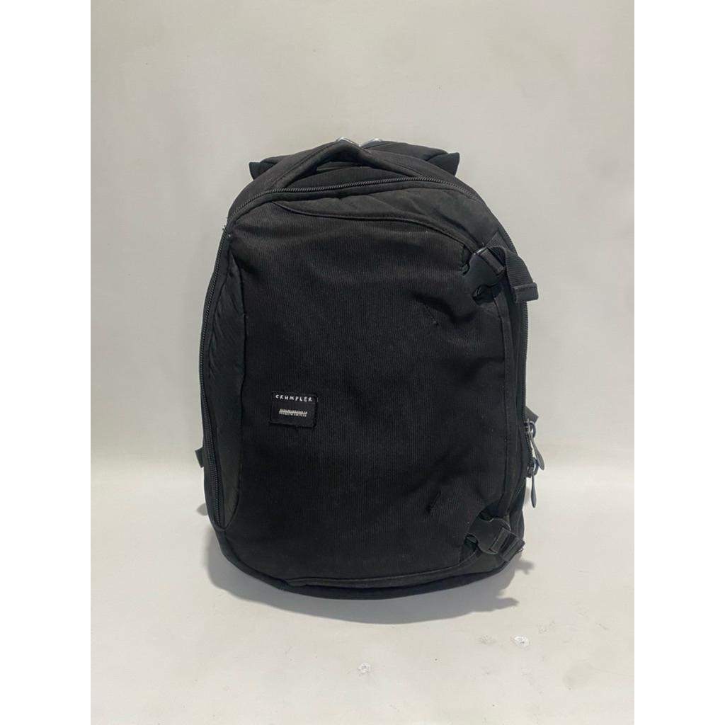 Crumpler day red no 5 backpack