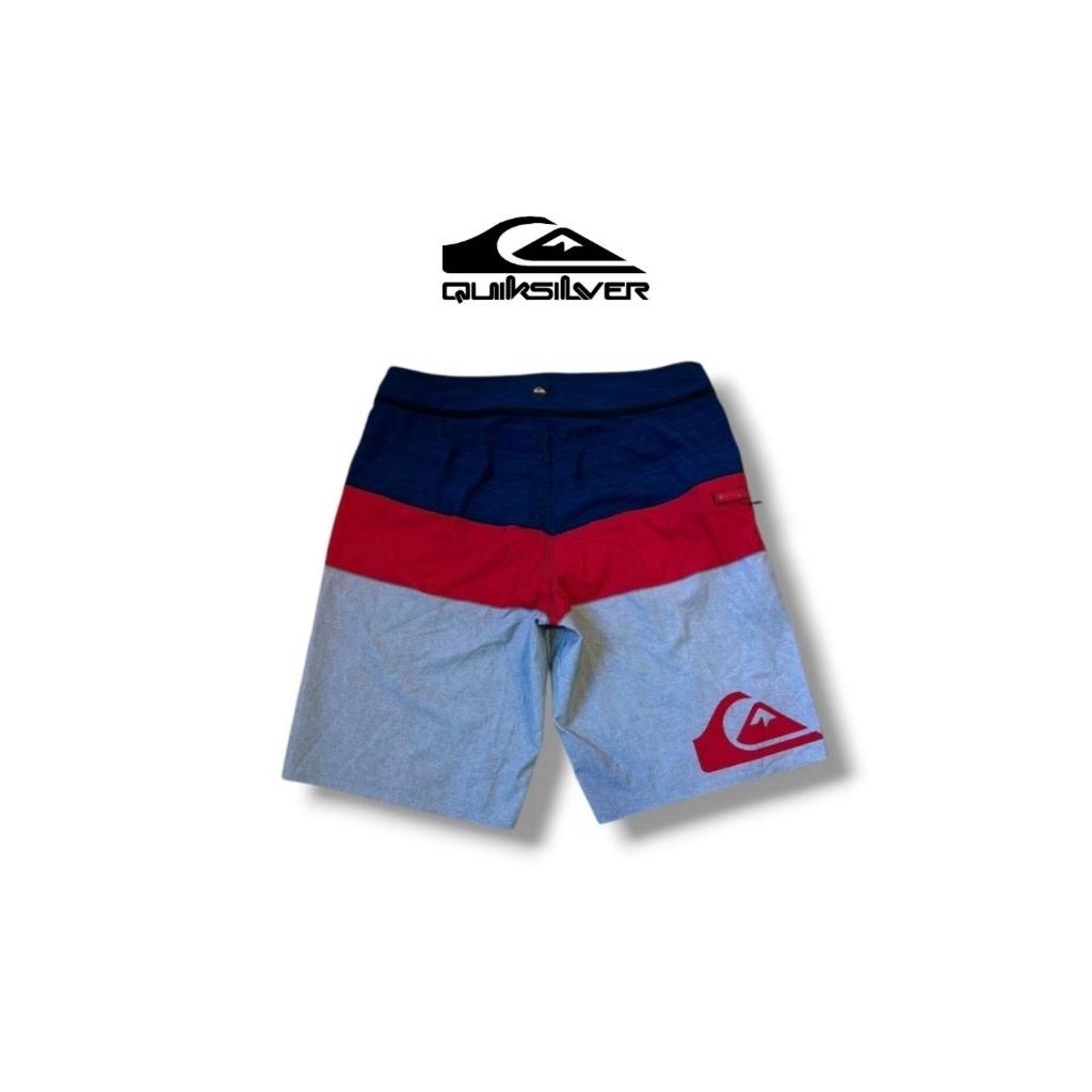 celana pendek surving Quiksilver