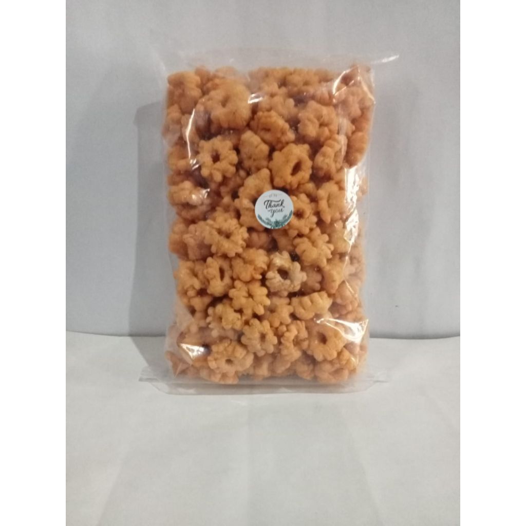 Pilus Sakura 250gr - Snack Jadul Asin Gurih, dan Garing