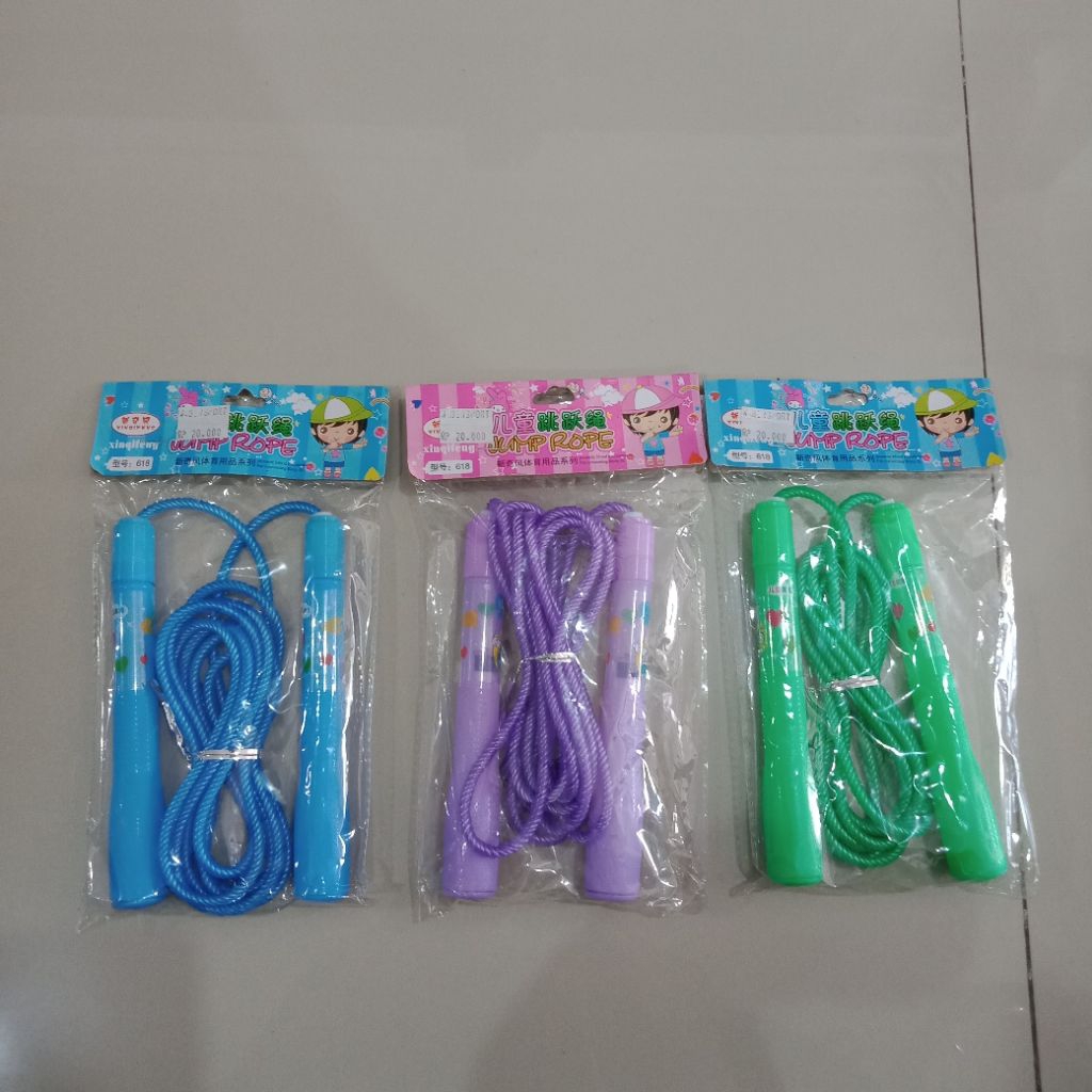 Skipping Anak Karakter