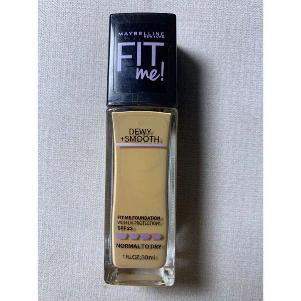 Foundation Fit Me Dewy + Smooth foundation 210 Sandy Beige