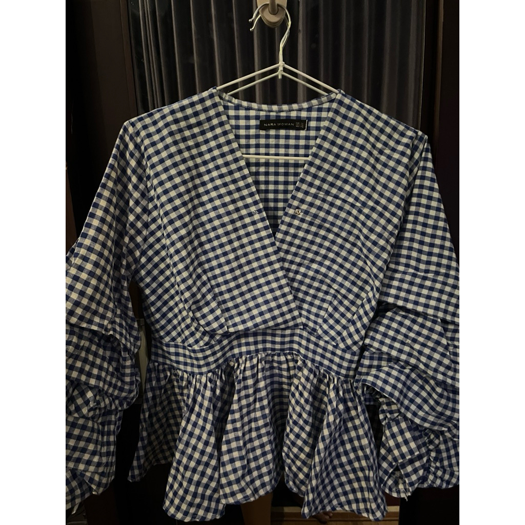 PRELOVED Blouse Ruffle Kotak Kotak Biru Putih