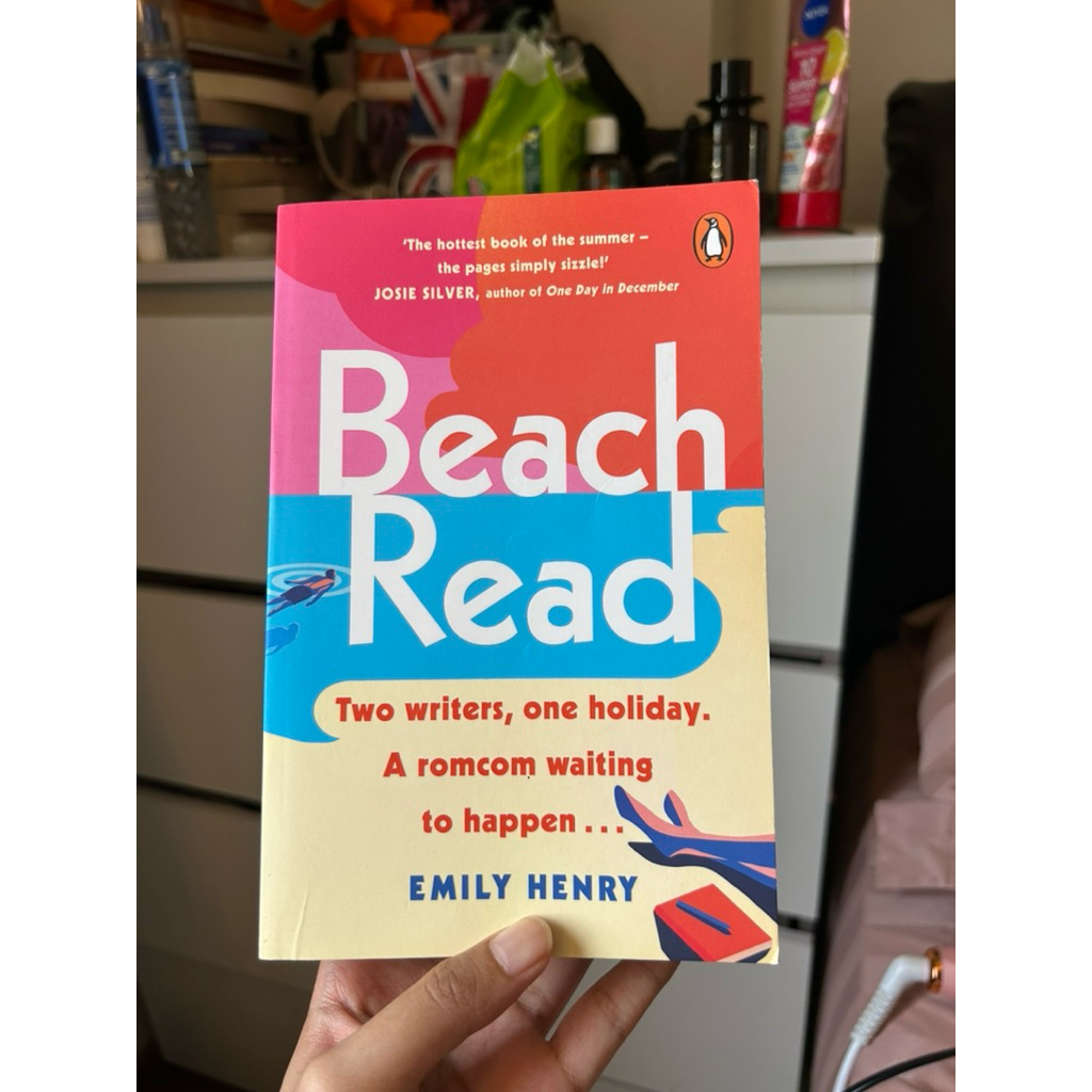 (Preloved) Beach Read - Emily Henry
