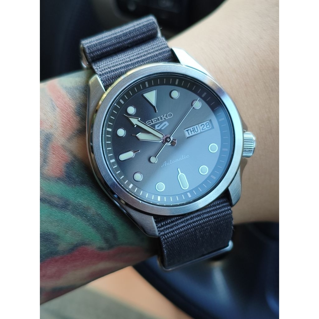 Seiko 5 Sports SRPE61K1 Street Style Grey Dial Automatic Second Original Fullset + Tag