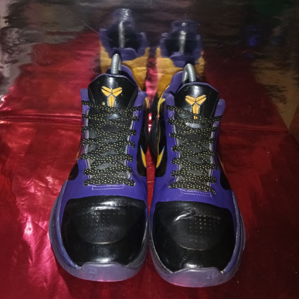 Nike Kobe Bryant 5 Protro Lakers size 42