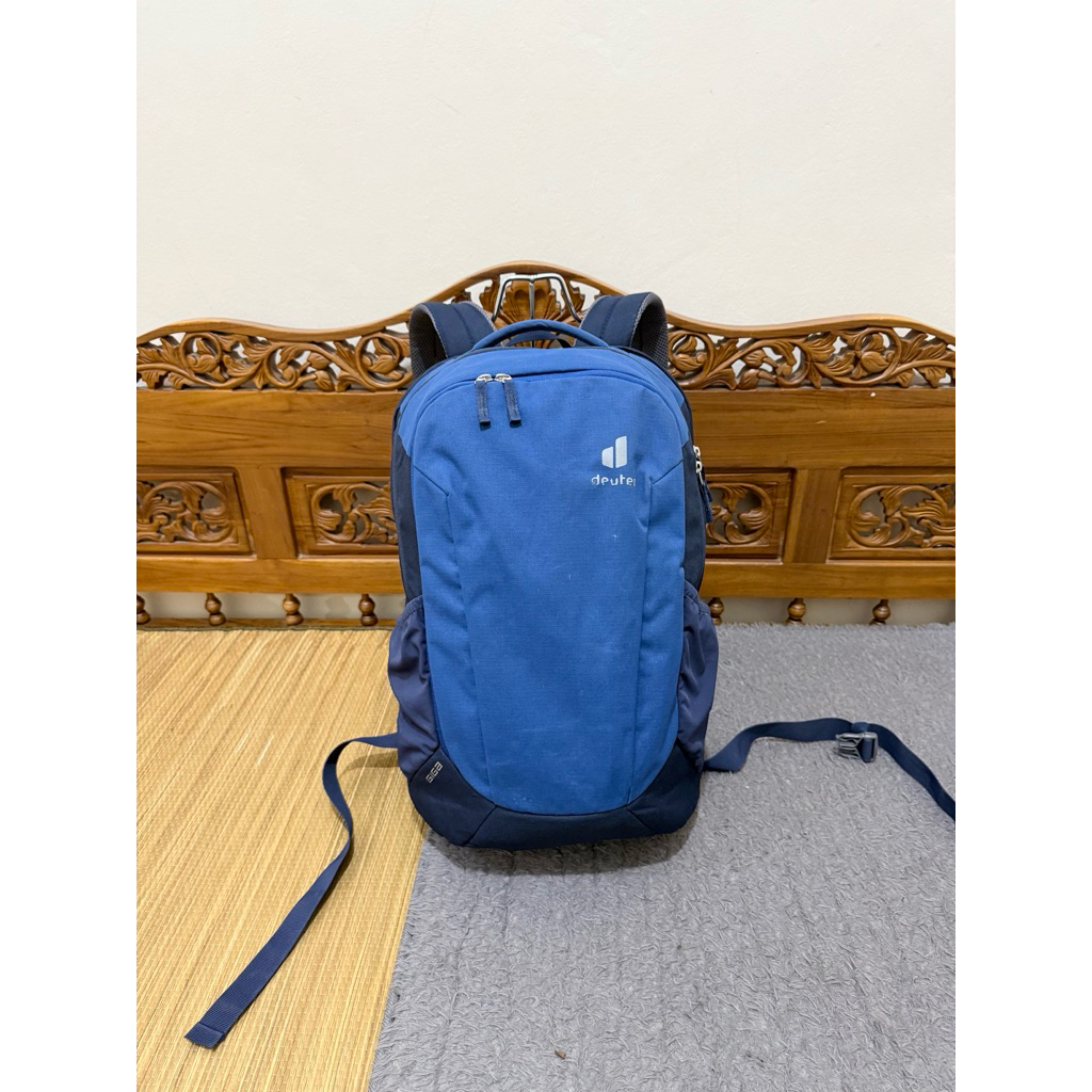 3882 Deuter giga