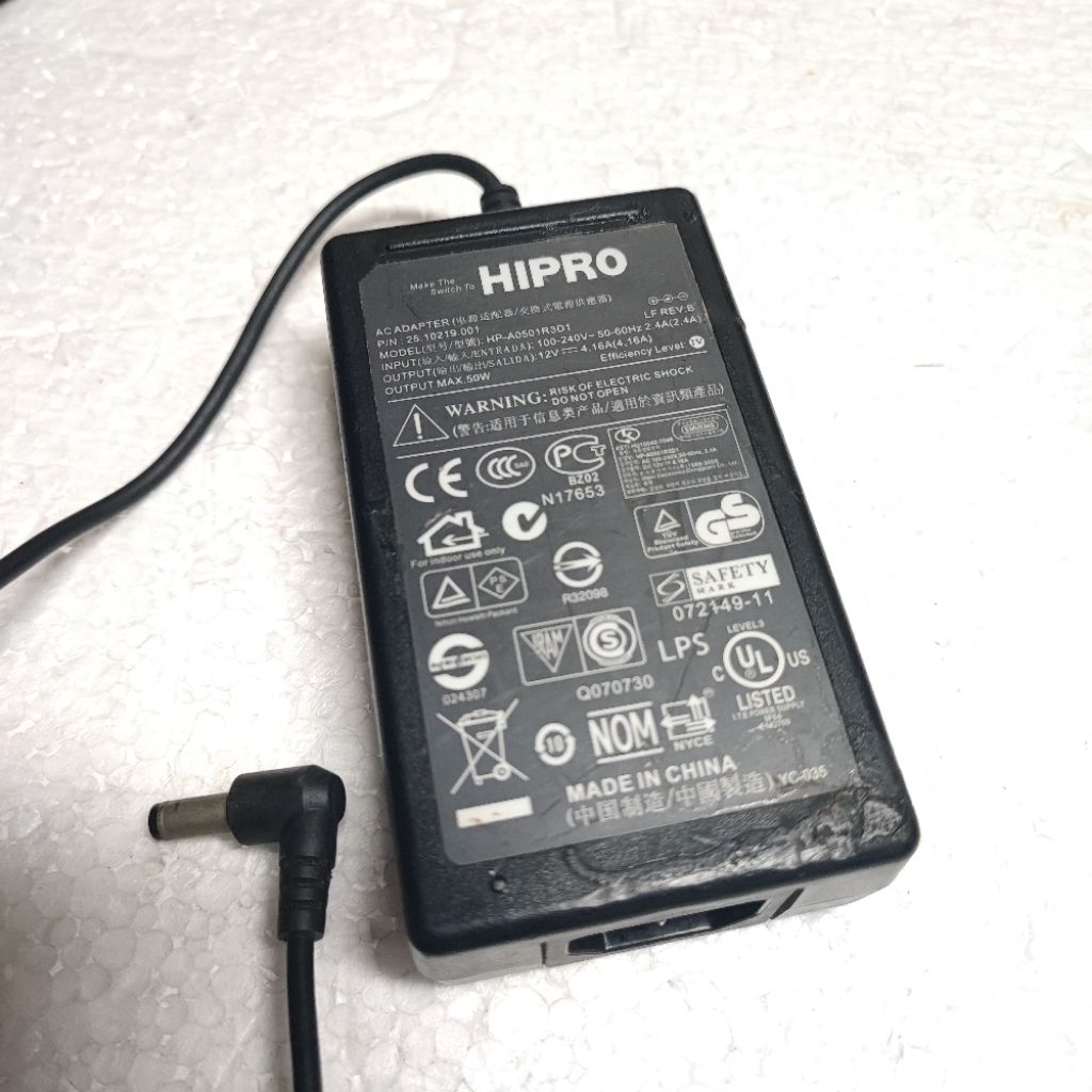 Adaptor HIPRO HP-A0501R3D1  12V 4,16A Jack 5,5mm Lubang besar