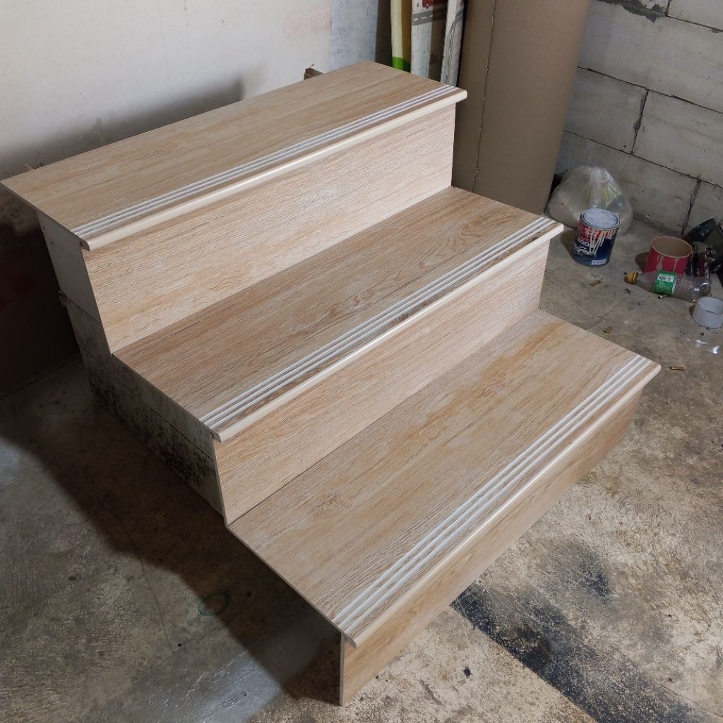 Stepnosing Granit Tangga 30x120, Bevel, Bullnose, Pingul