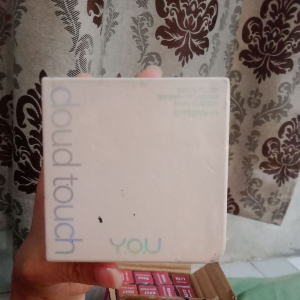 kosmetik you berbagai kosmetik you ada lipstik, bedak, fondation,serum dari you