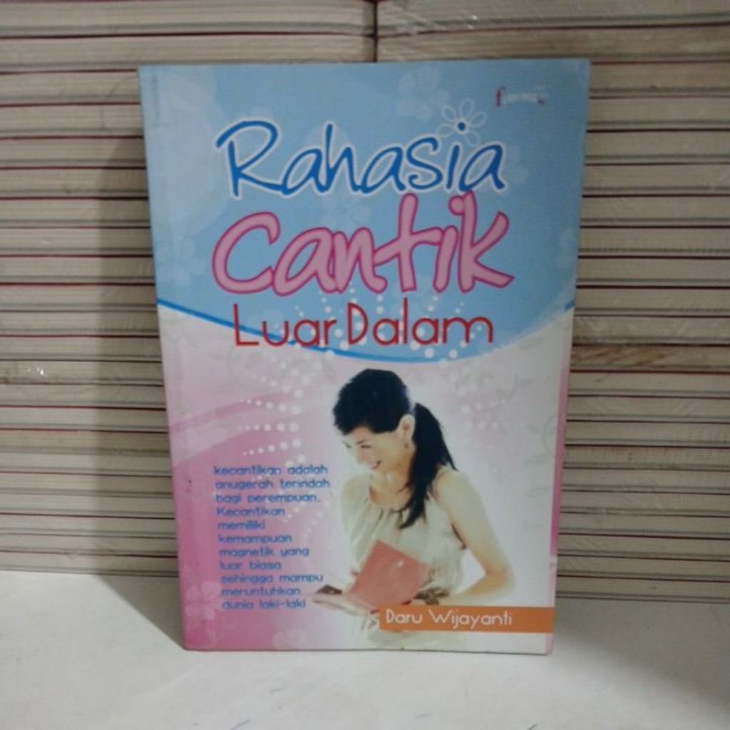BUKU RAHASIA CANTIK LUAR DALAM