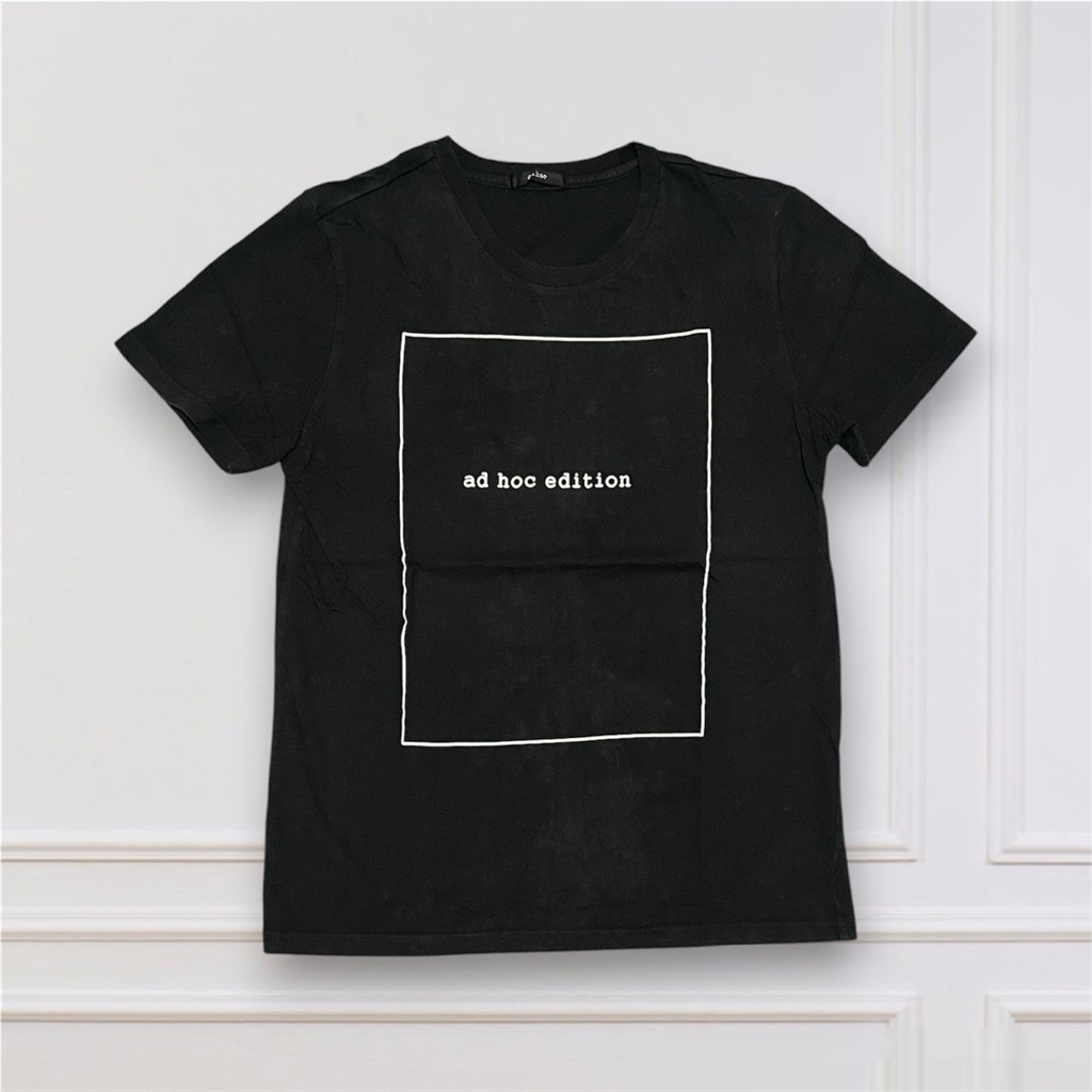 T-shirt Kaos ad hoc