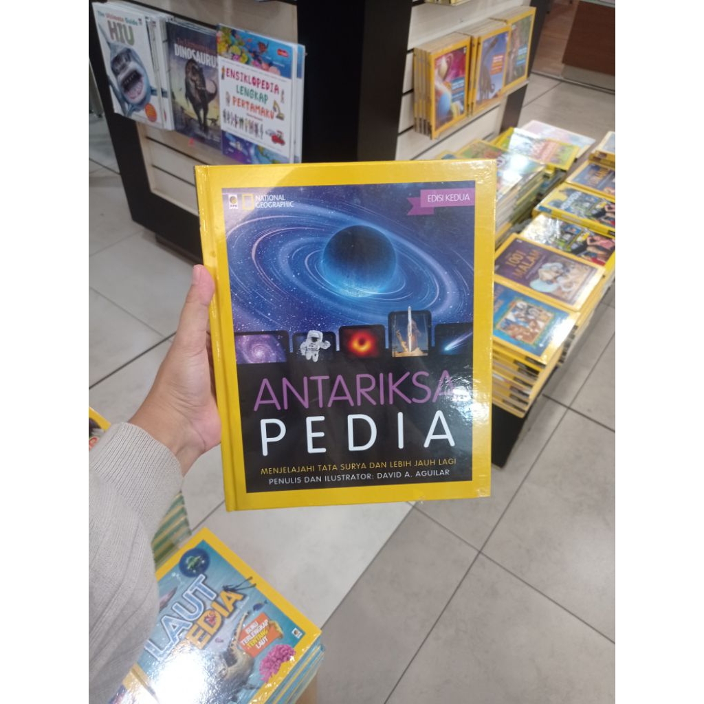 Buku Ensiklopedia Nasional Geographic - Antariksa Pedia Original Gramedia