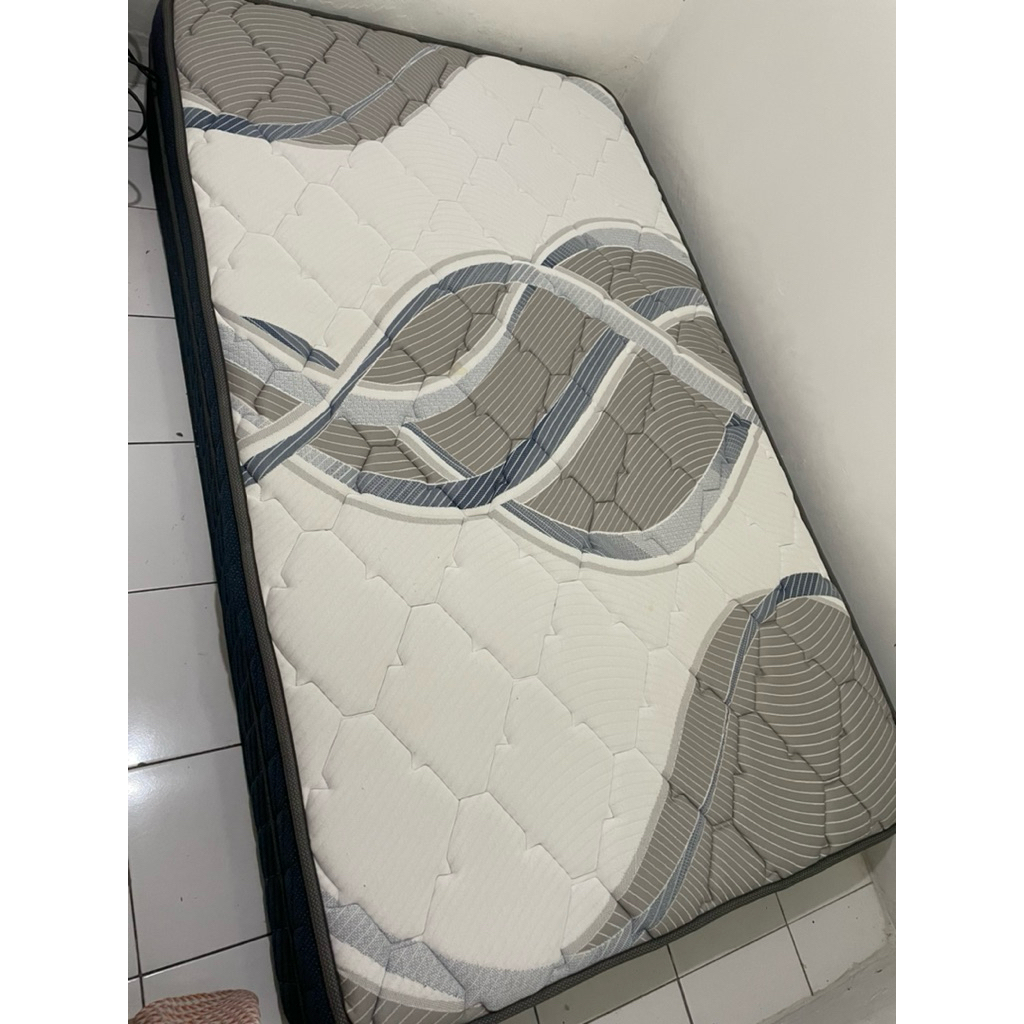 Preloved Kasur Springbed Elite 120 x 200cm masih garansi, kondisi masih sangat bagus jarang dipakai 