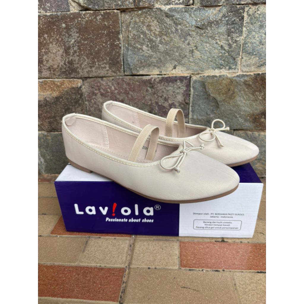 Preloved laviola sepatu flat wanita - sepatu wanita second - preloved laviola like new size 40