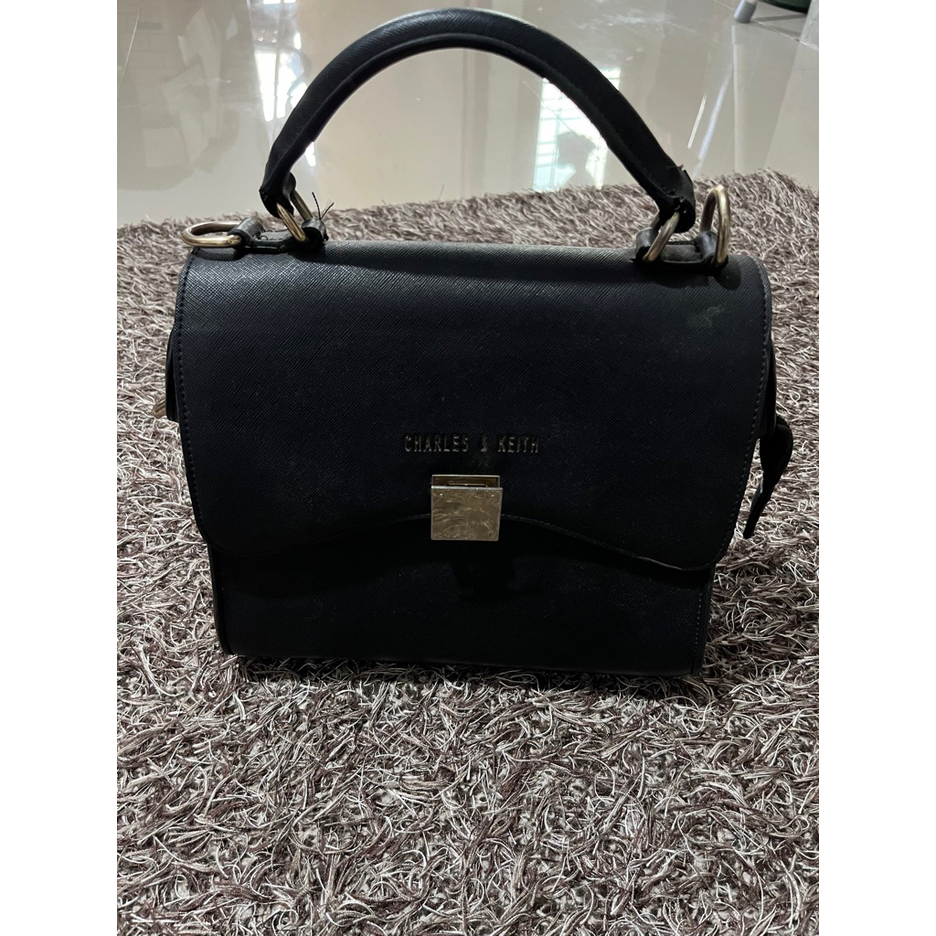 Tas (Preloved)Charles and Keith
