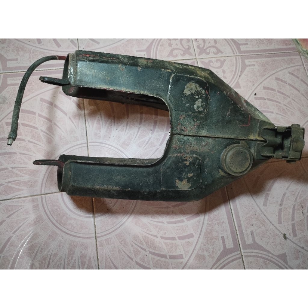 TANGKI YAMAHA V75 ORIGINAL BEKAS