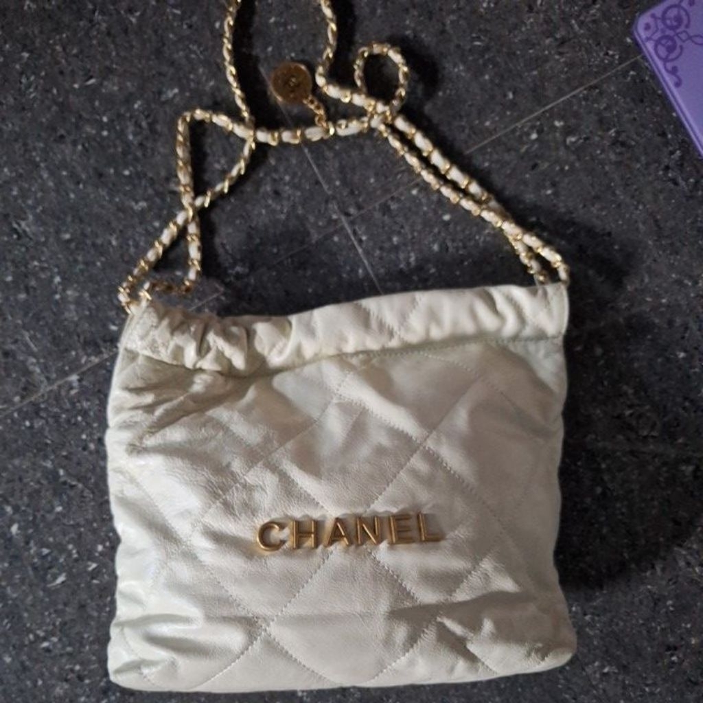 chanel c22