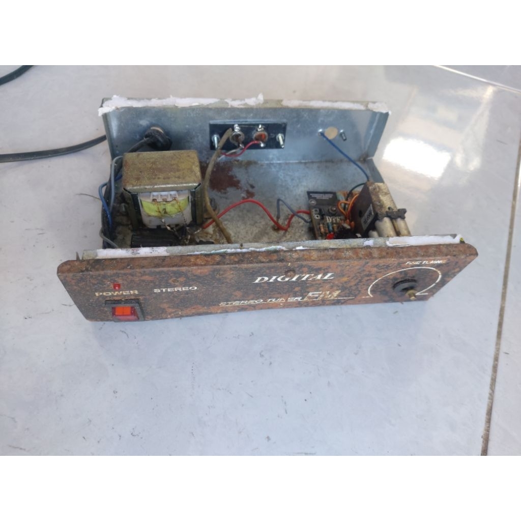 radio tuner fm bekas masih normal box tanpa tutup