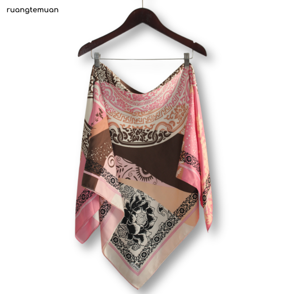 RUANG TEMUAN PRELOVED HIJAB/HIJAB MOTIF SEGI EMPAT/ HIJAB MOTIF SILK