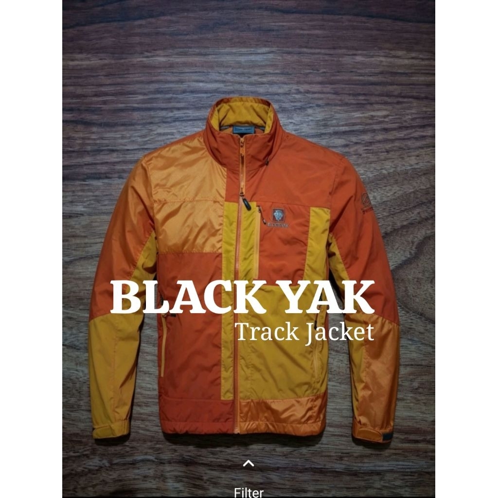 Jaket track running BLACK YAK recomend bekas pakai