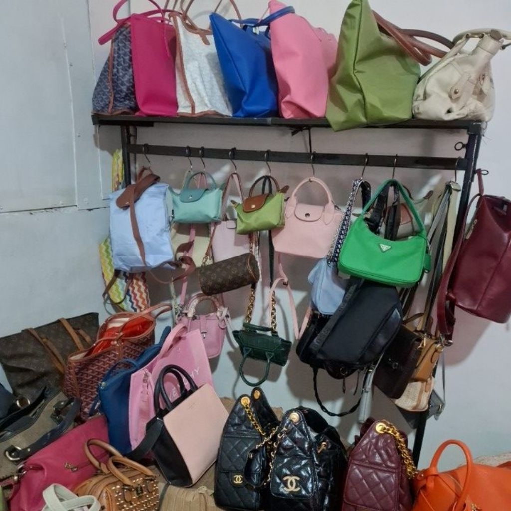 aneka tas batse monja cas