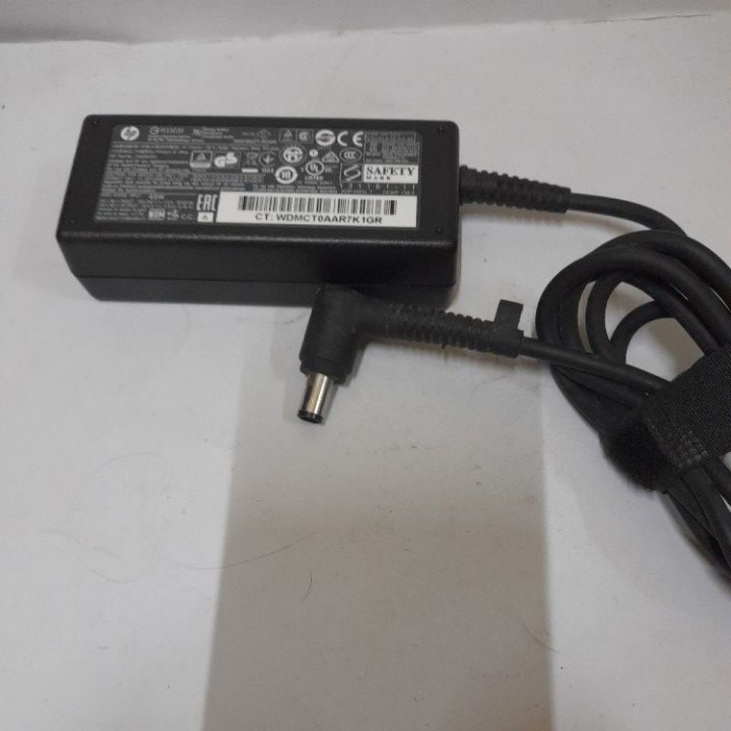 ADAPTOR  HP MODEL R33030 OUTPUT 19.5V-3.33A